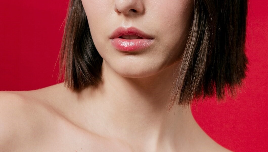 لب های زیبا با استفاده از بالم لب